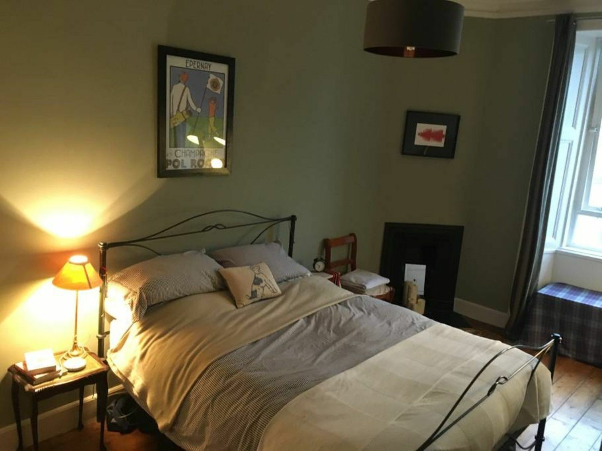 2 Bedroom Modern In * Edinburgh